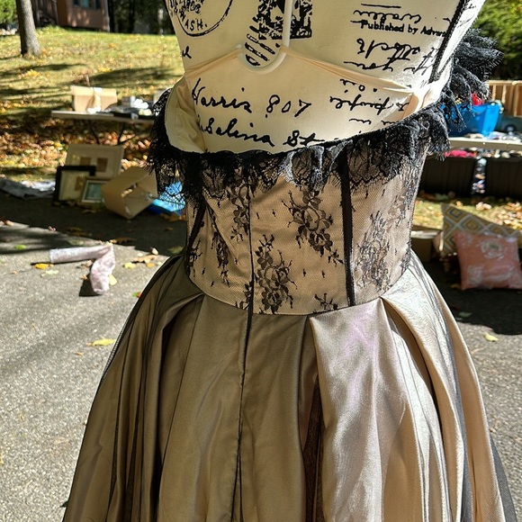 Bridess formal dress US size12 - Picture 2 of 7